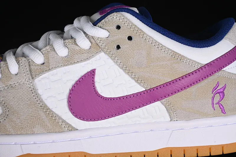 All categories Nk SB Dunk Series Nk SB Dunk Low low-top sneakers Rayssa Leal x Nk SB Dunk Low Brazilian skateboarding goddess joint model SB low-top casual sneakers FZ5251-001